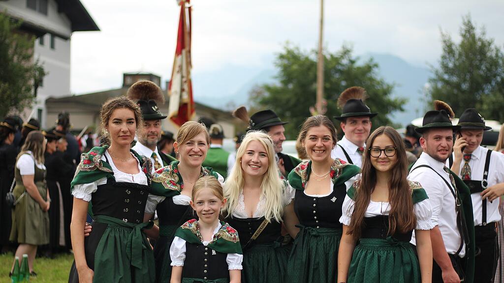 75 Jahre Trachtenverein  D\u00b4Puachstoana