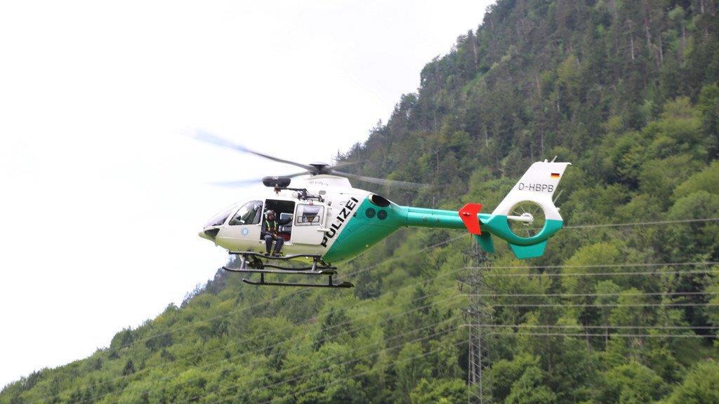 Bergsteiger stürzt in Kluft