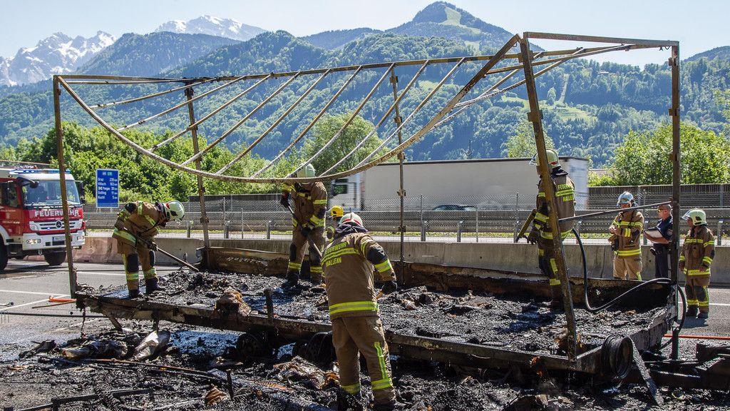 Lkw-Vollbrand auf A10 bei Hallein