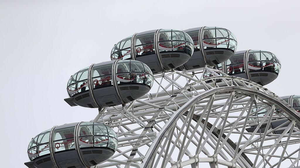 100 Schüler saßen in dem Riesenrad fest.