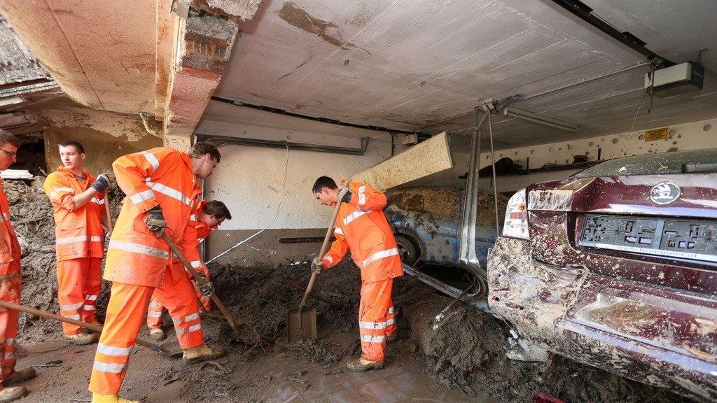 Hochwasser, Tag3: Aufräumarbeiten Hüttau