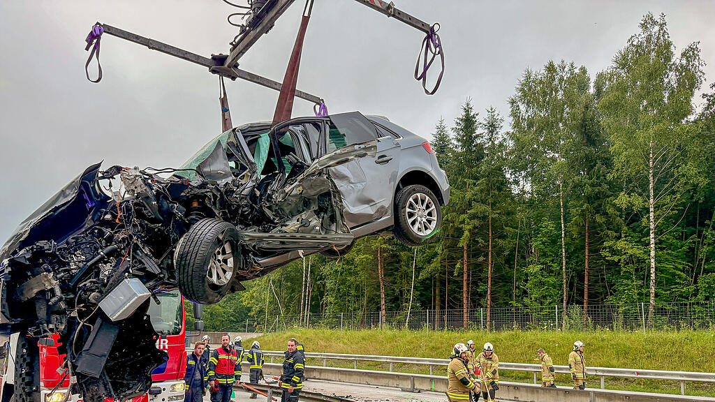 Geisterfahrerunfall fordert zwei Schwerverletzte auf A1 zwischen Thalgau und Mondsee