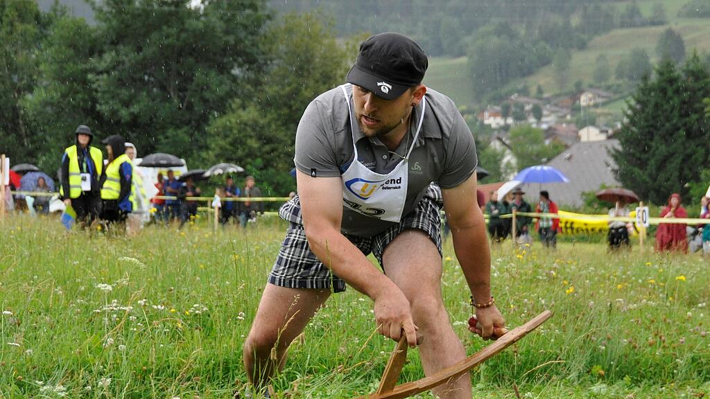 Bundesentscheid Sensenmähen
