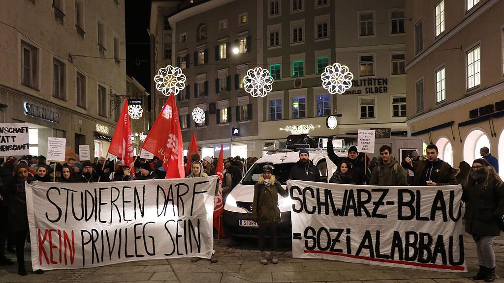 Die Demonstranten zogen durch Salzburg.