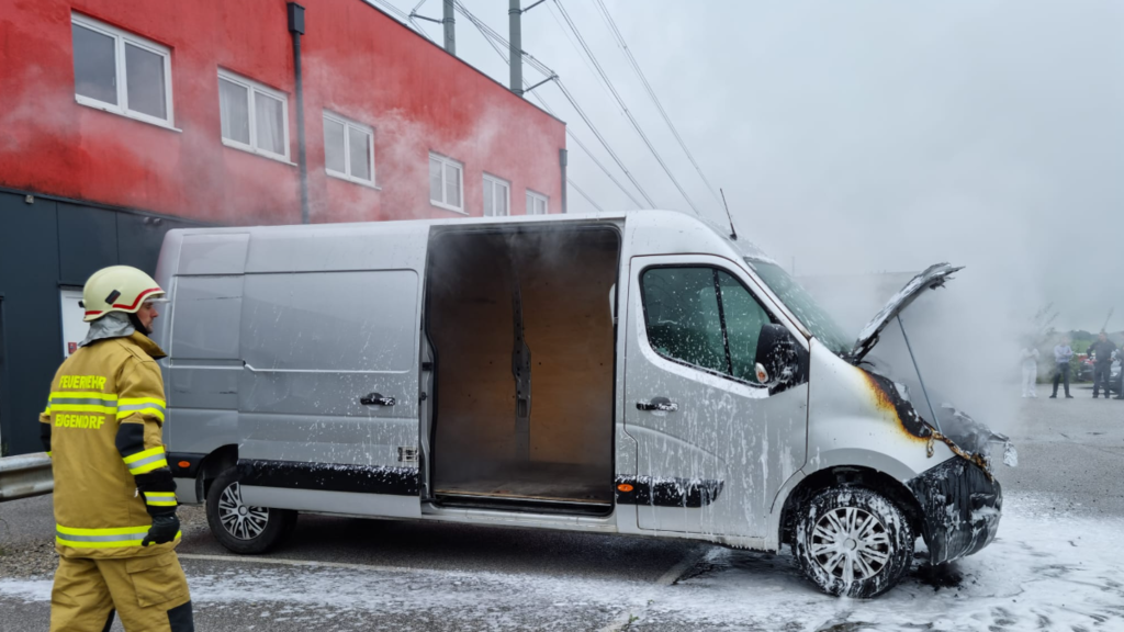 eugendorf kleintransporterbrand