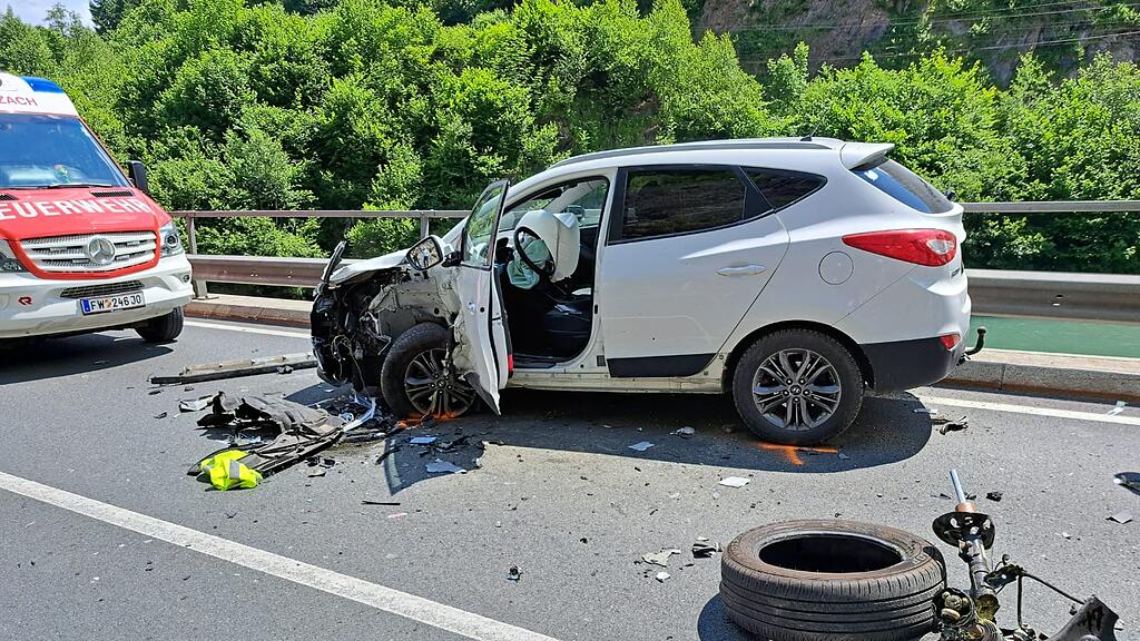 Crash mit zwei Verletzten in Schwarzach