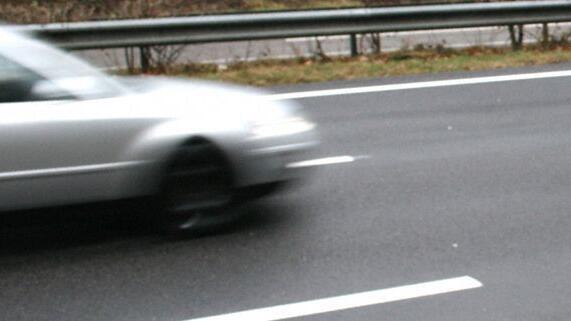 Junger Niederösterreicher war mit 230 km/h auf A2 unterwegs