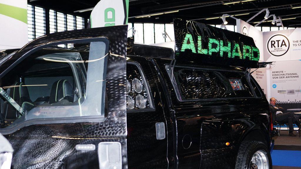 10. Auto Messe Salzburg und dritte Garten im Messzentrum