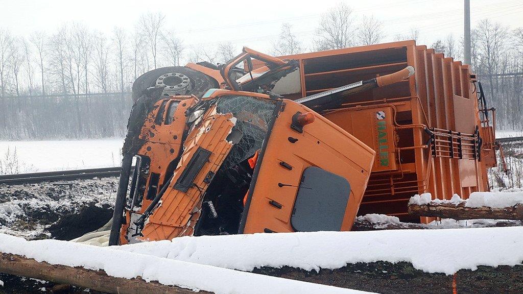 Lkw-Wrack geborgen