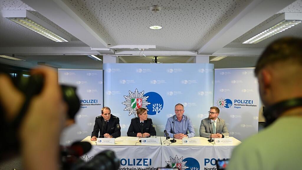 Pressekonferenz der Ermittler nach dem Messerangriff