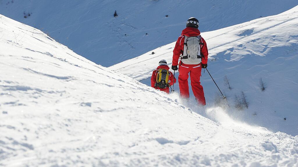 Skifahrer müssen wieder tiefer in die Geldbörsen greifen.