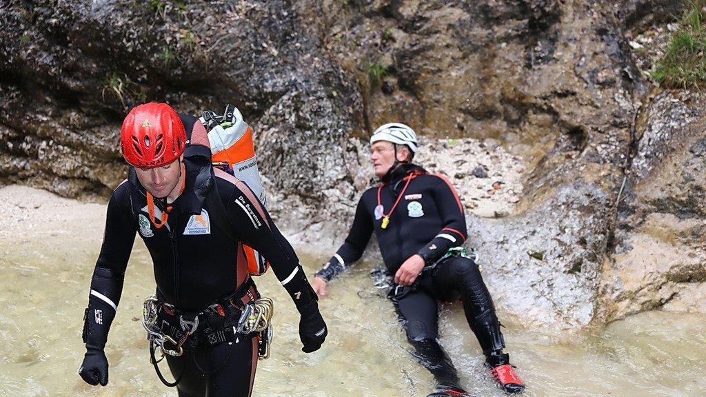 Übung in der Almbachklamm, II