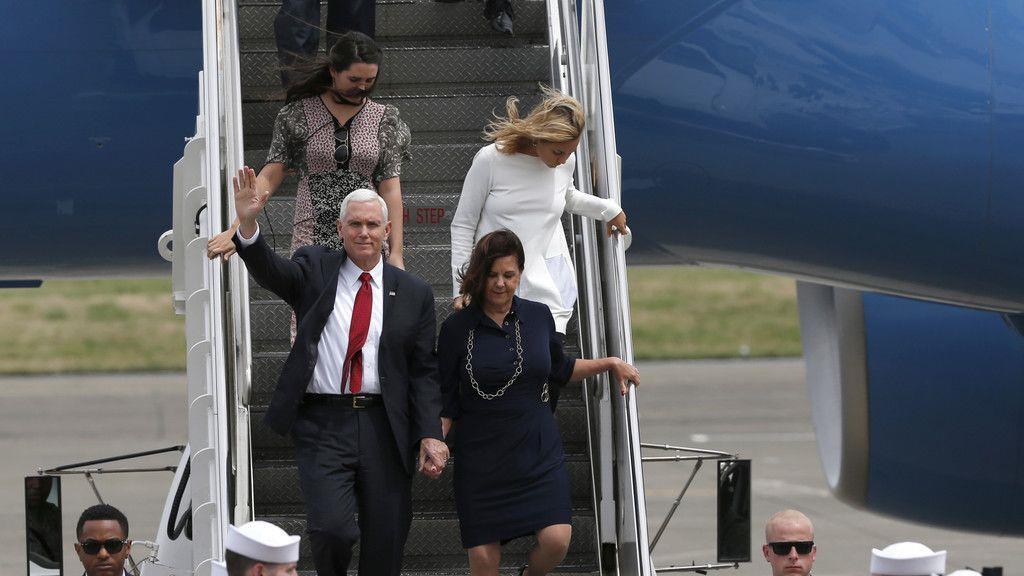 Mike Pence besucht Japan