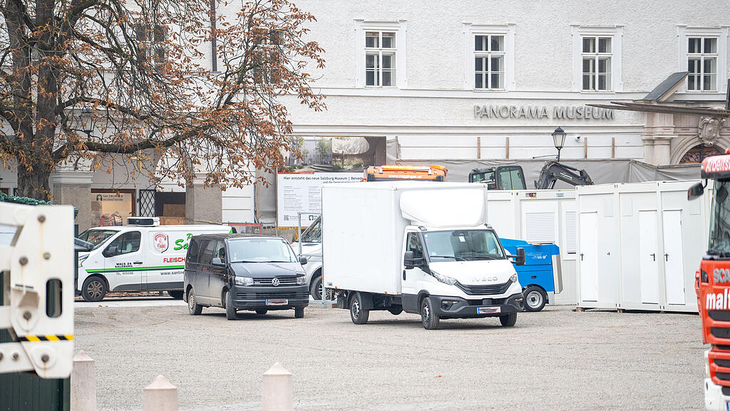 Aufbau Christkindlmarkt