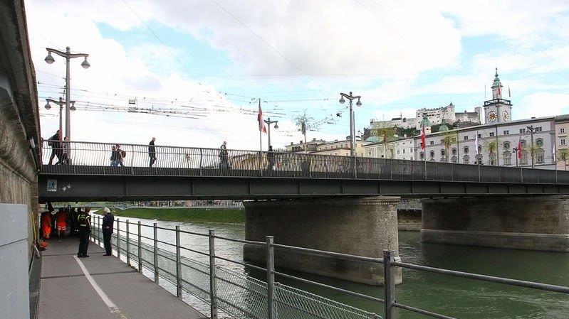 Staatsbrücke geräumt