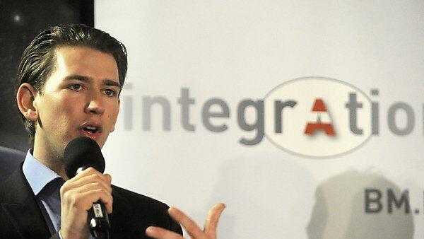 Kurz will Migranten Lehre schmackhaft machen