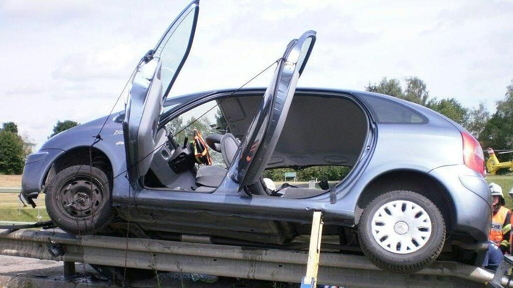 Eine 48-Jährige starb am Sonntag nach einem Unfall in Seewalchen.