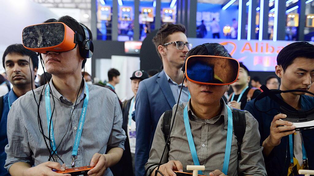 Besucher einer VR-Messe in Shanghai – ohne pornografischen Zusammenhang.