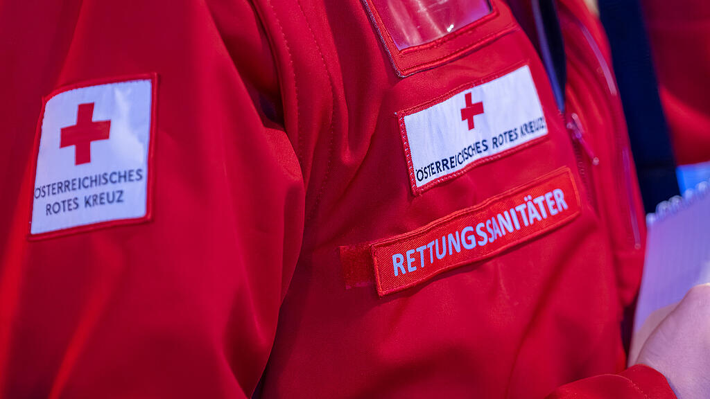 Rotes Kreuz, Rettung, Rettungssanitäter, Unfall