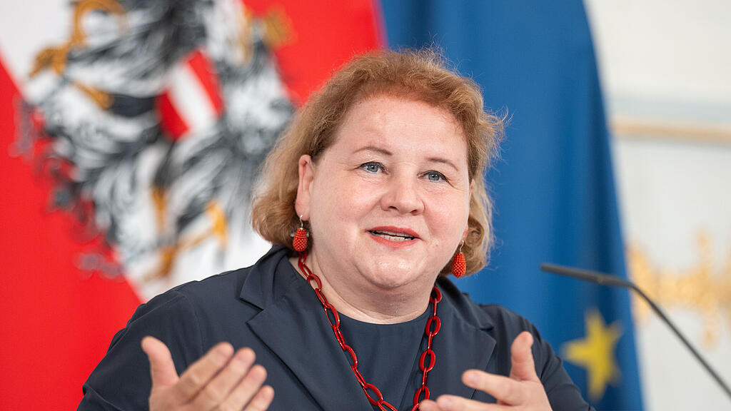 Sozialministerin Schumann