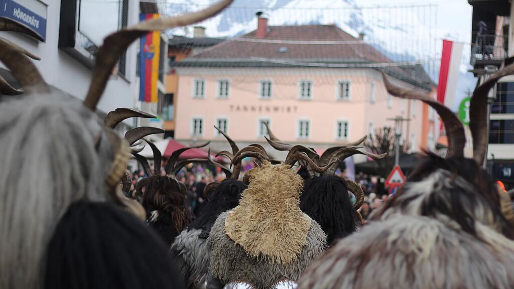 Gro\u00dfer Pongauer Perchtenlauf - Bischofshofen