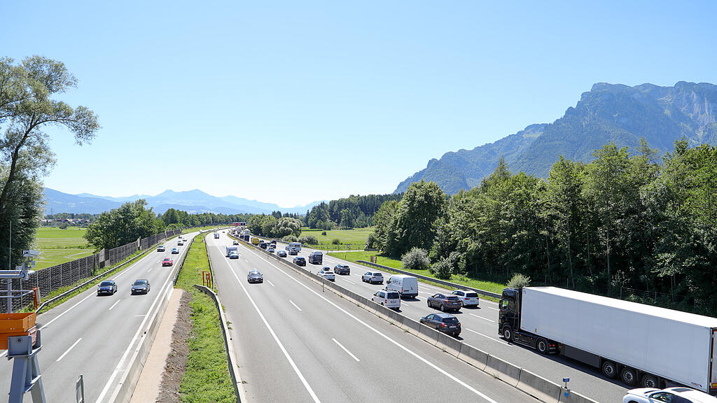 stau a1 a10 reiseverkehr