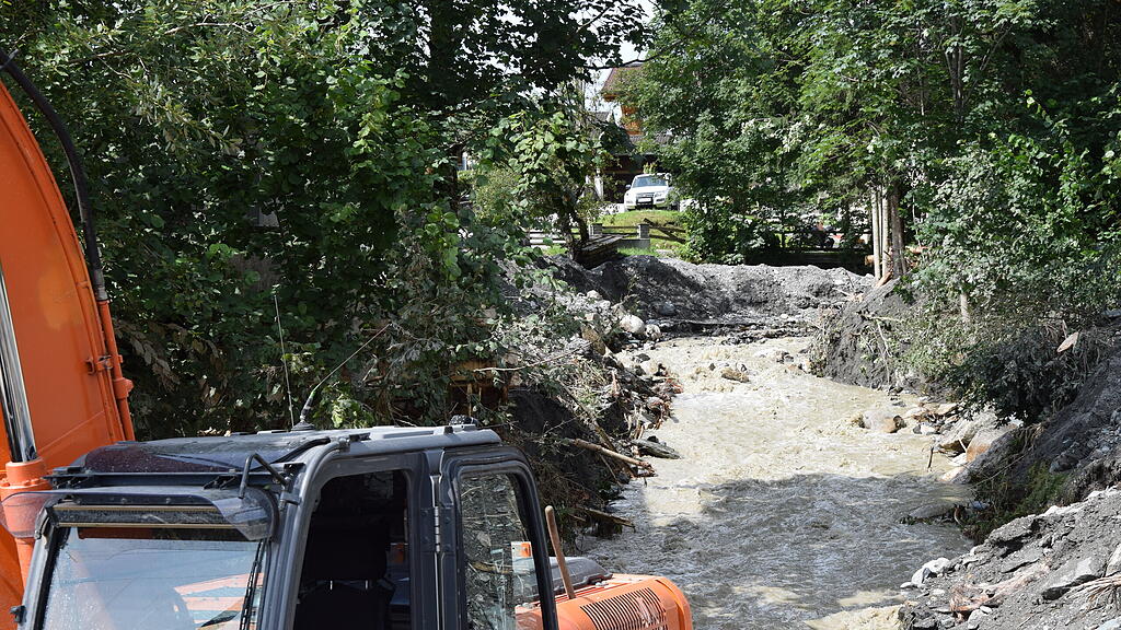 Unwetter_Mittersill_Aufr\u00e4umarbeiten III