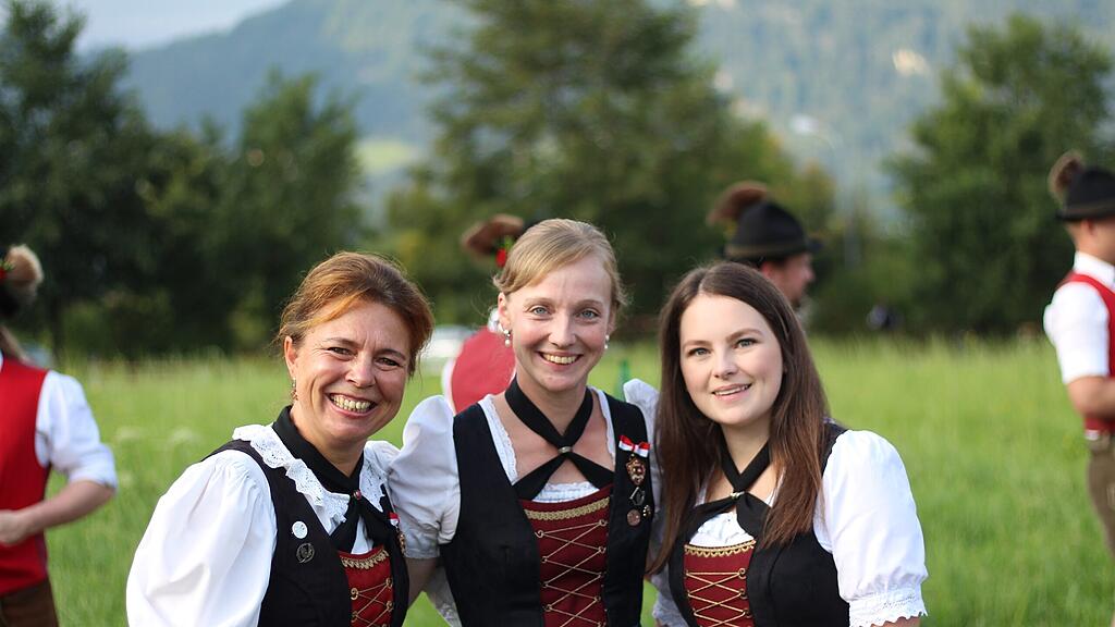 75 Jahre Trachtenverein  D\u00b4Puachstoana