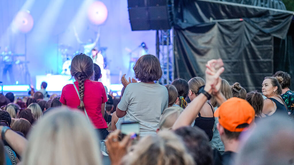 Alvaro Soler Konzert im Gut Aiderbichl