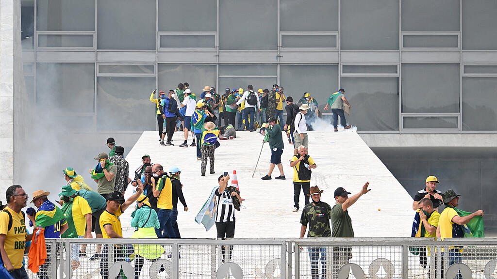 Kongress-Sturm_Brasilien