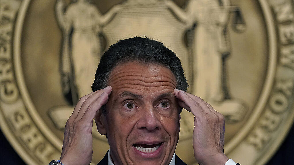 Cuomo Gibt nun doch auf