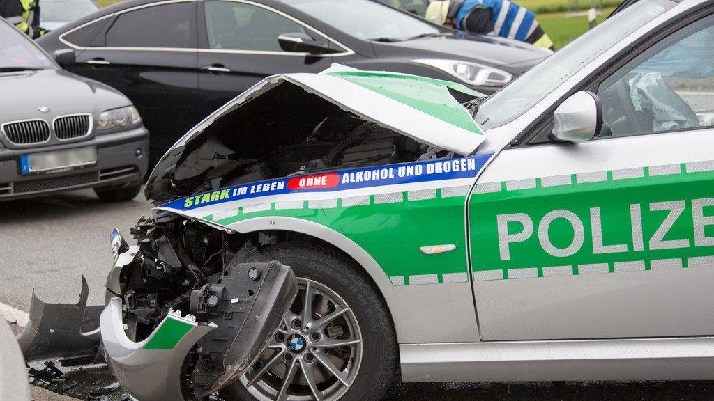 Unfall mit Polizeiauto