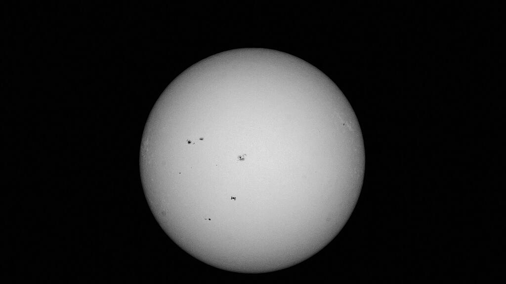 ISS vor der Sonne