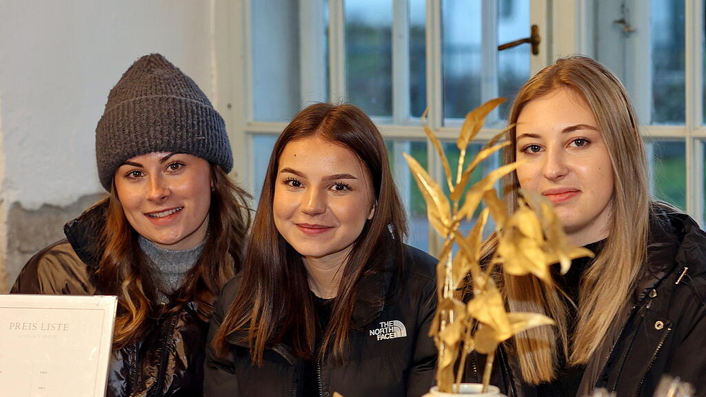 Adventmarkt in Hallein ist Er\u00f6ffnet