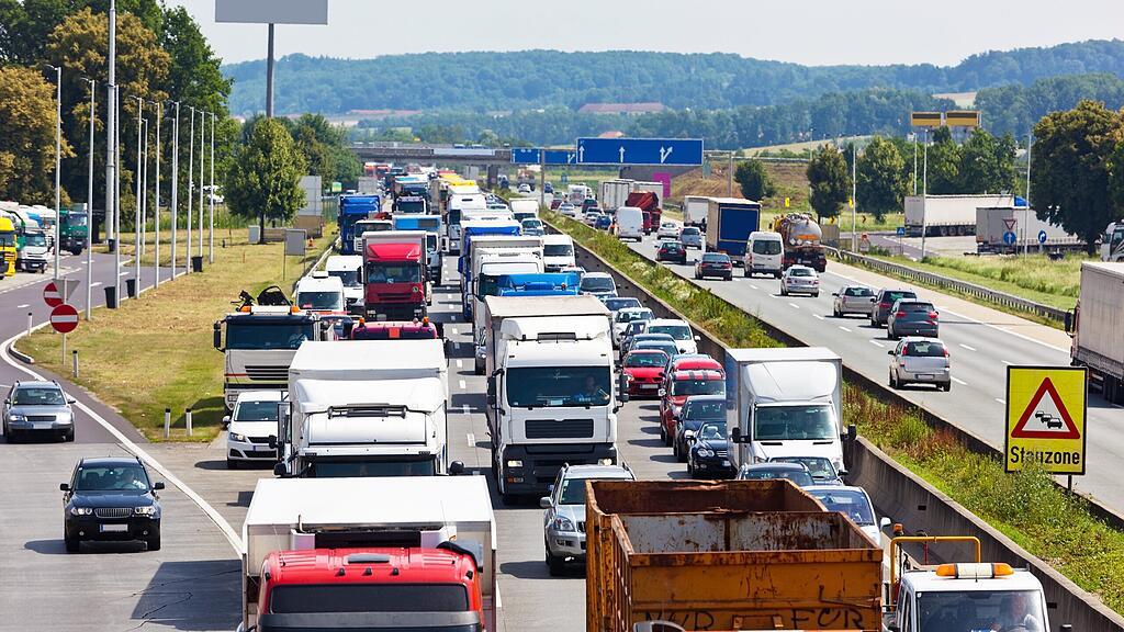 Das ganze Wochenende über ist auf Salzburgs Autobahnen mit erhöhtem Verkehrsaufkommen zu rechnen (Symbolbild).