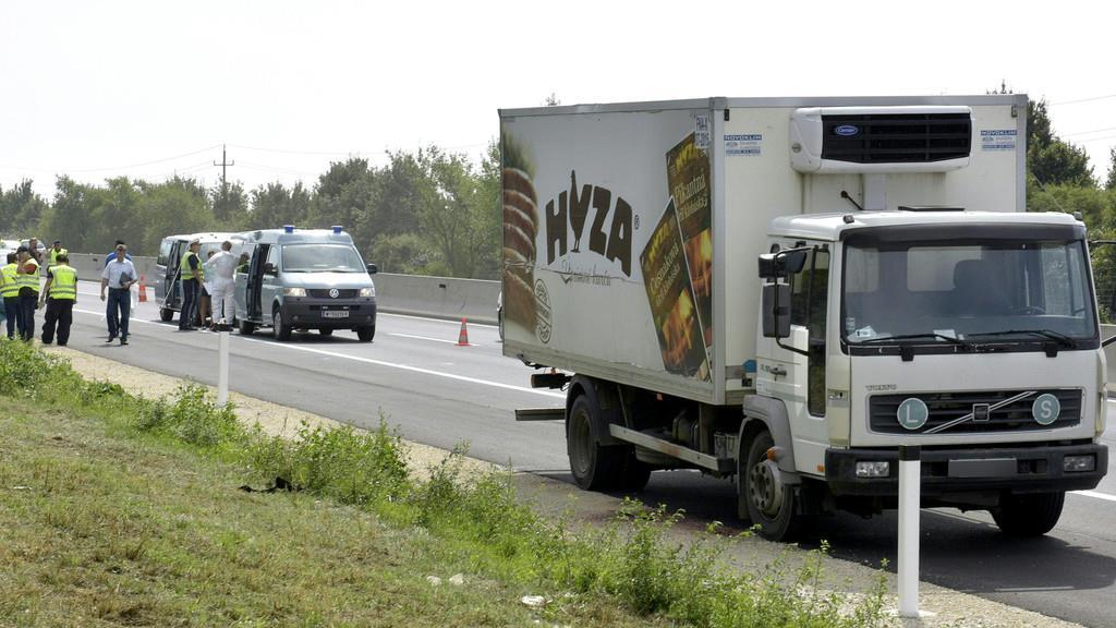 Leichen in Schlepperfahrzeug auf A4
