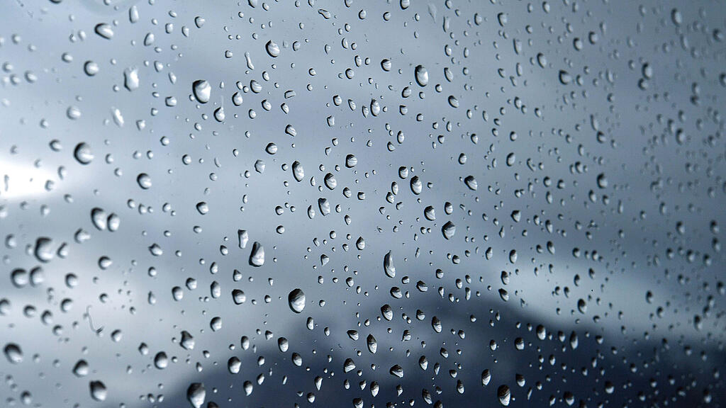 Kräftiger Regen macht sich in der Nacht auf Donnerstag in ganz Salzburg breit (Symbolbild).