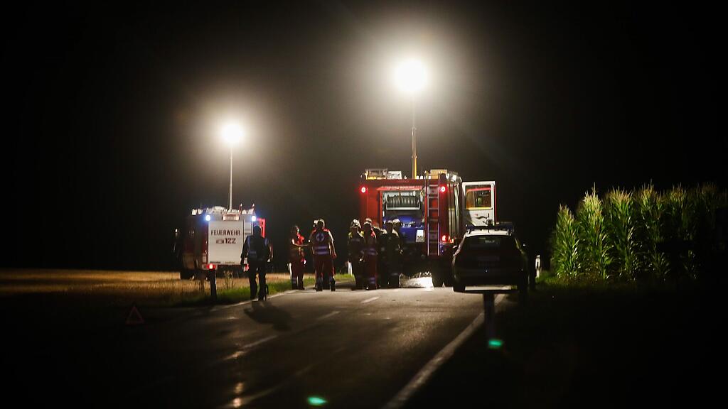 Der 19-Jährige starb noch an der Unfallstelle.