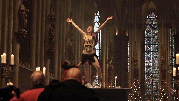 Spektakulärer Protest einer Femen-Aktivistin