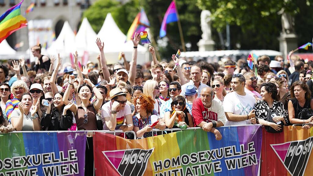 Regenbogenparade Wien 2023