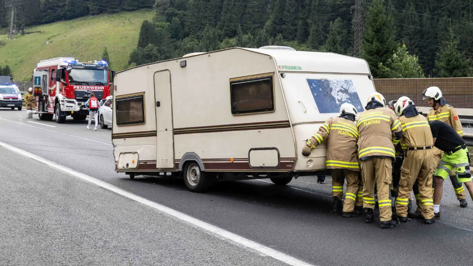 Unfall Wohnwagen Flachau A10