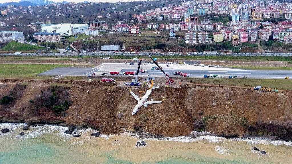 Flugzeug wird geborgen