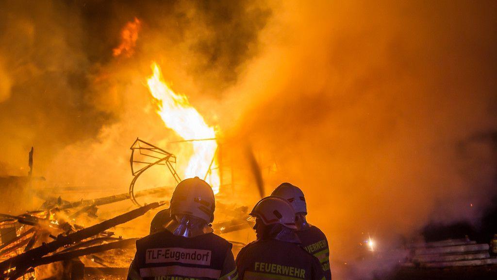 Großbrand bei Bauernhof in Seekirchen