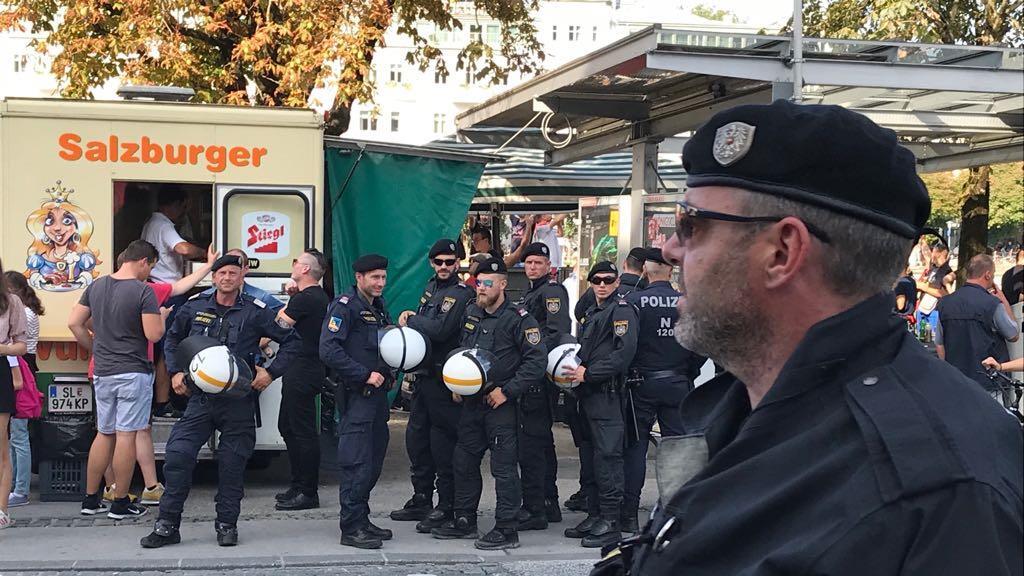 Red Bull Salzburg - Roter Stern Belgrad: Fans in der Altstadt I