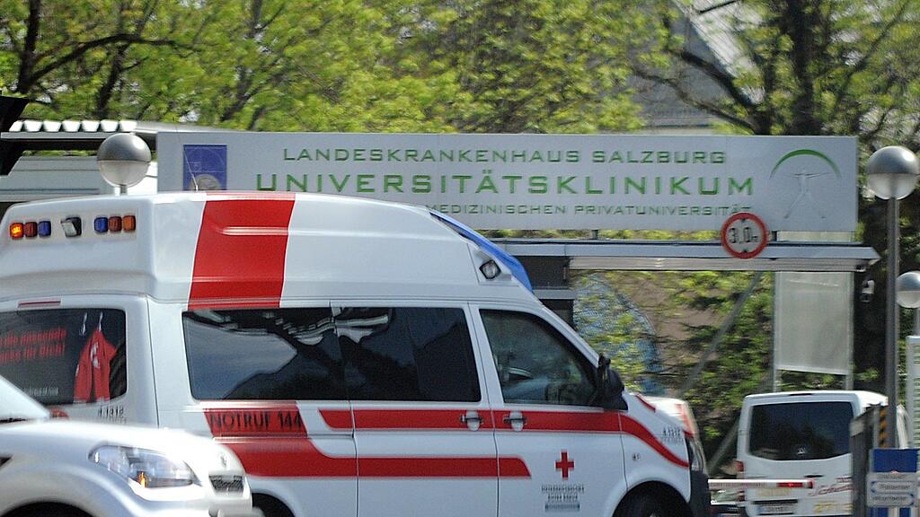 Die Einjährige, die am Sonntag fast in einem Biotop ertrank, liegt jetzt auf der Intensivstation des LKH Salzburg
