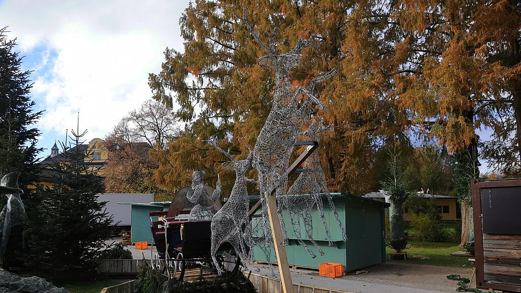 Aufbau Adventzauber Hellbrunn