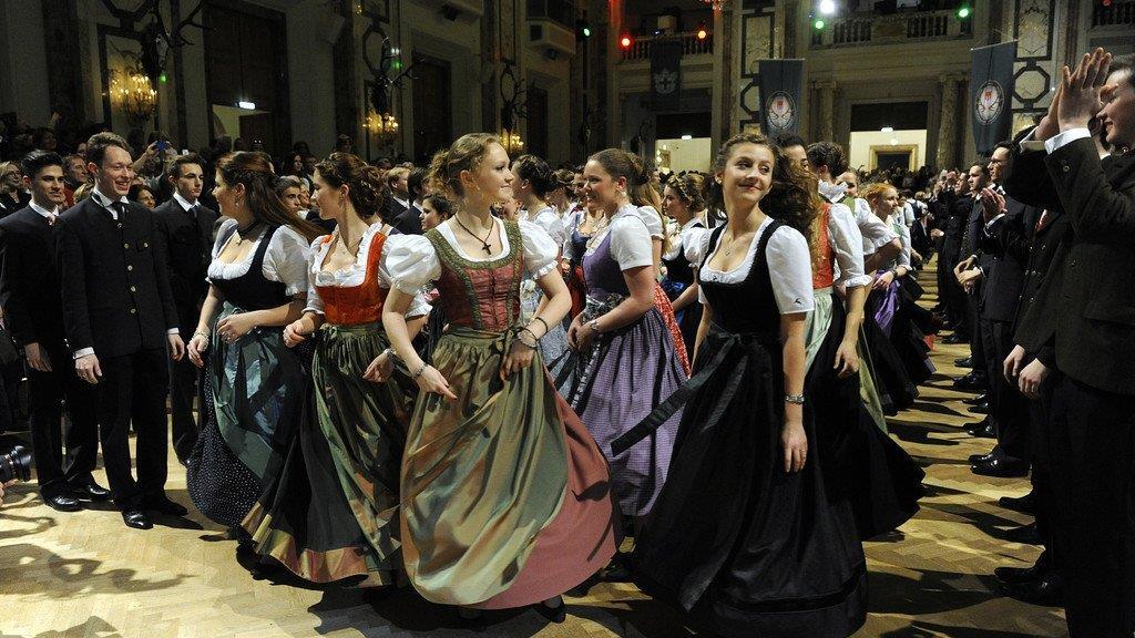93. Jägerball