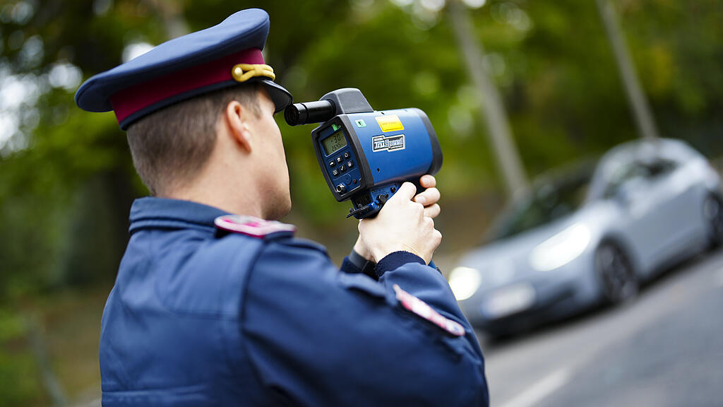 Radarkontrolle / Geschwindigkeitskontrolle / Polizei