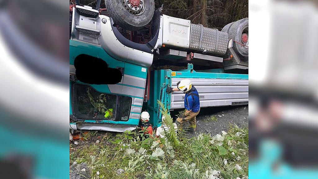 Lkw-Lenker bei Überschlag in Rauris schwerverletzt