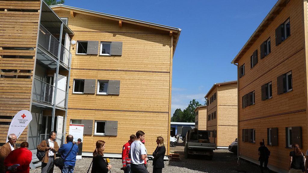Asylquartier in der Alpenstraße: Holzhäuser bezugsfertig